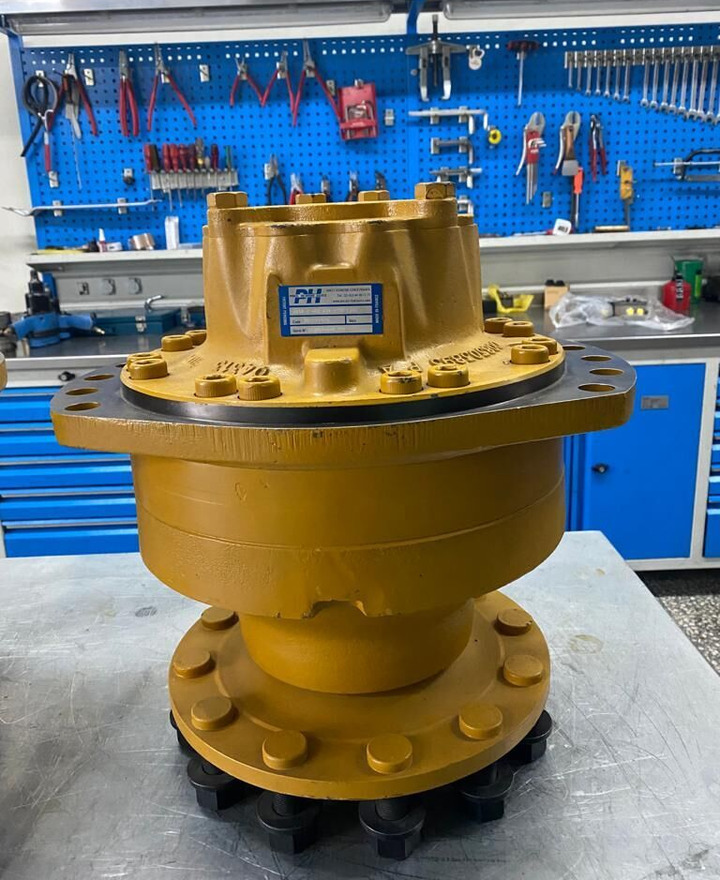 POCLAIN for BOMAG construction roller - Moteur hydraulique pour Compacteur: photos 3 POCLAIN for BOMAG construction roller - Moteur hydraulique pour Compacteur: photos 3
