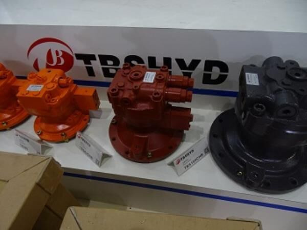 YÜRÜYÜŞ CERLERİ for drilling rig - Moteur hydraulique pour Foreuse: photos 1 YÜRÜYÜŞ CERLERİ for drilling rig - Moteur hydraulique pour Foreuse: photos 1