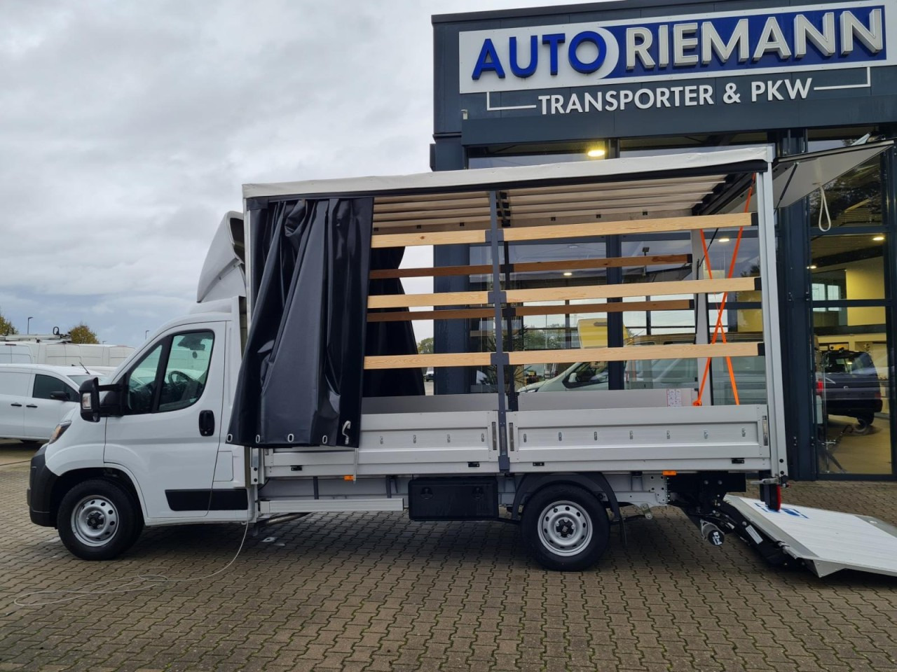 Fiat Ducato 35 Maxi Pritsche 2x Schiebeplane LBW LUFTFEDER - Utilitaire rideaux coulissants (PLSC): photos 2 Fiat Ducato 35 Maxi Pritsche 2x Schiebeplane LBW LUFTFEDER - Utilitaire rideaux coulissants (PLSC): photos 2