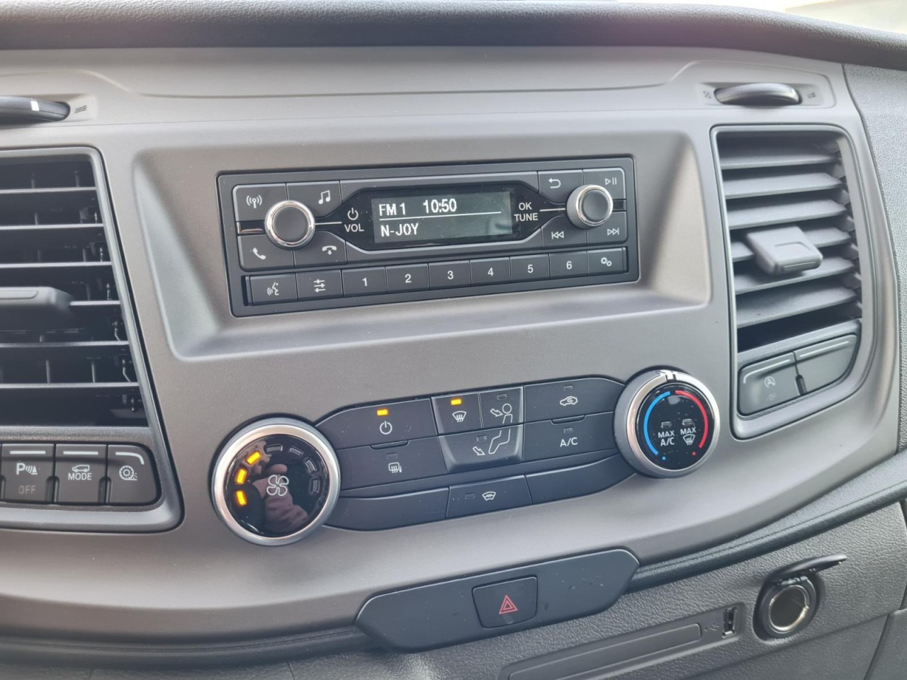 Crédit-bail de  Ford Transit 350 Kasten L4H3 Doka Trend Mixto RWD Ford Transit 350 Kasten L4H3 Doka Trend Mixto RWD: photos 20