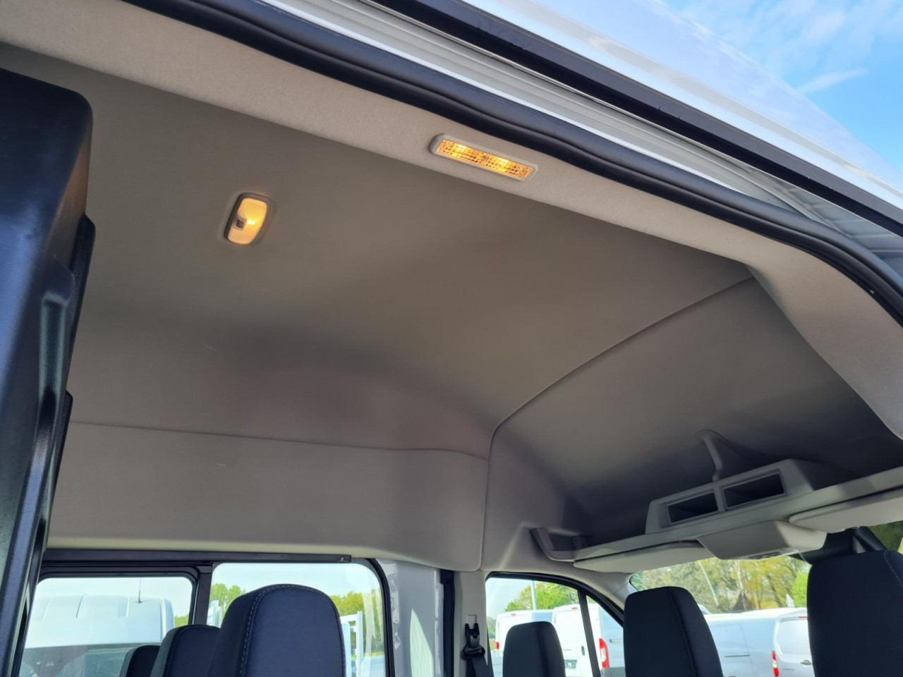 Crédit-bail de  Ford Transit 350 Kasten L4H3 Doka Trend Mixto RWD Ford Transit 350 Kasten L4H3 Doka Trend Mixto RWD: photos 18