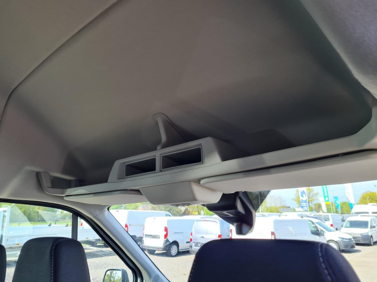 Crédit-bail de  Ford Transit 350 Kasten L4H3 Doka Trend Mixto RWD Ford Transit 350 Kasten L4H3 Doka Trend Mixto RWD: photos 19