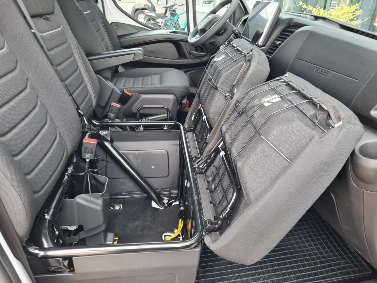 Fourgon grand volume Iveco DAILY 35S18 Koffer Automatik ALU KAMERA NAVI TEMPOMAT: photos 19 Fourgon grand volume Iveco DAILY 35S18 Koffer Automatik ALU KAMERA NAVI TEMPOMAT: photos 19