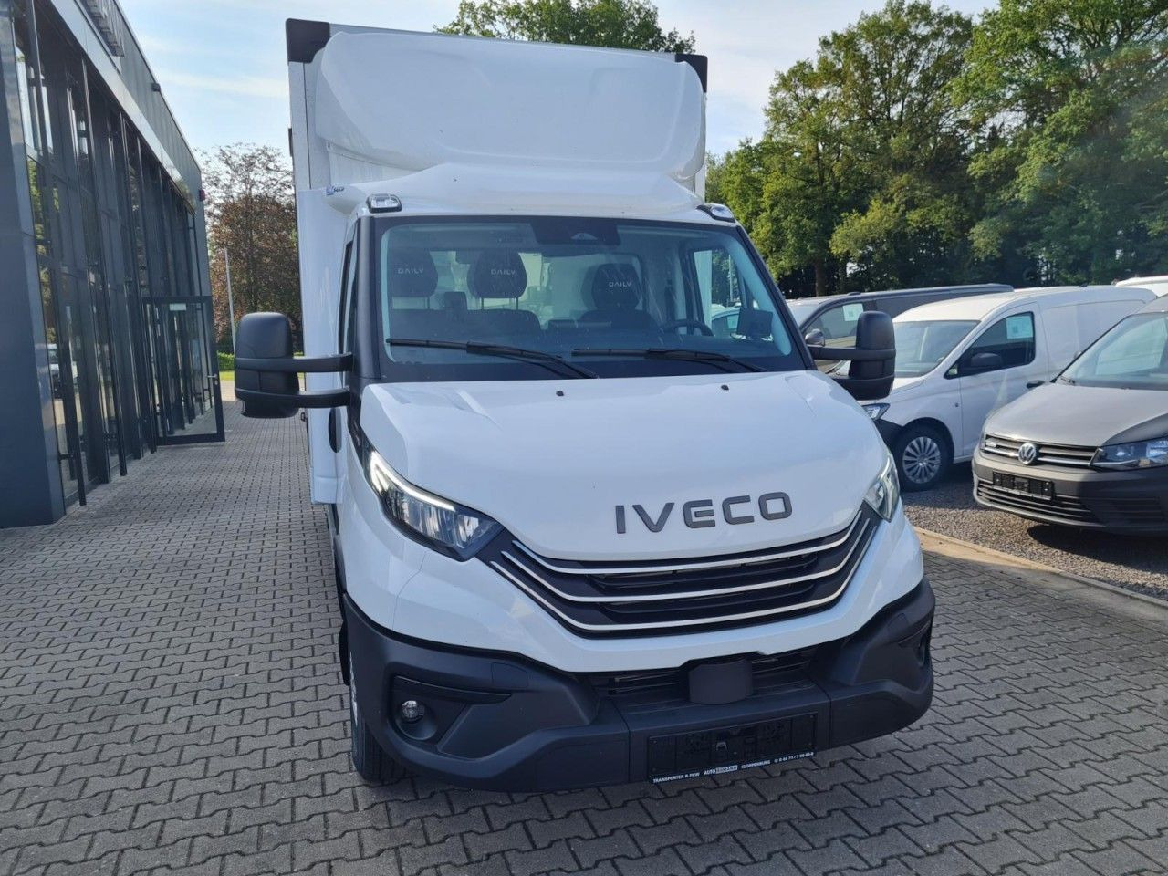 Iveco Daily 35S18 3.0 Koffer Hi Matic LM KAMERA NAVI - Fourgon grand volume: photos 2 Iveco Daily 35S18 3.0 Koffer Hi Matic LM KAMERA NAVI - Fourgon grand volume: photos 2