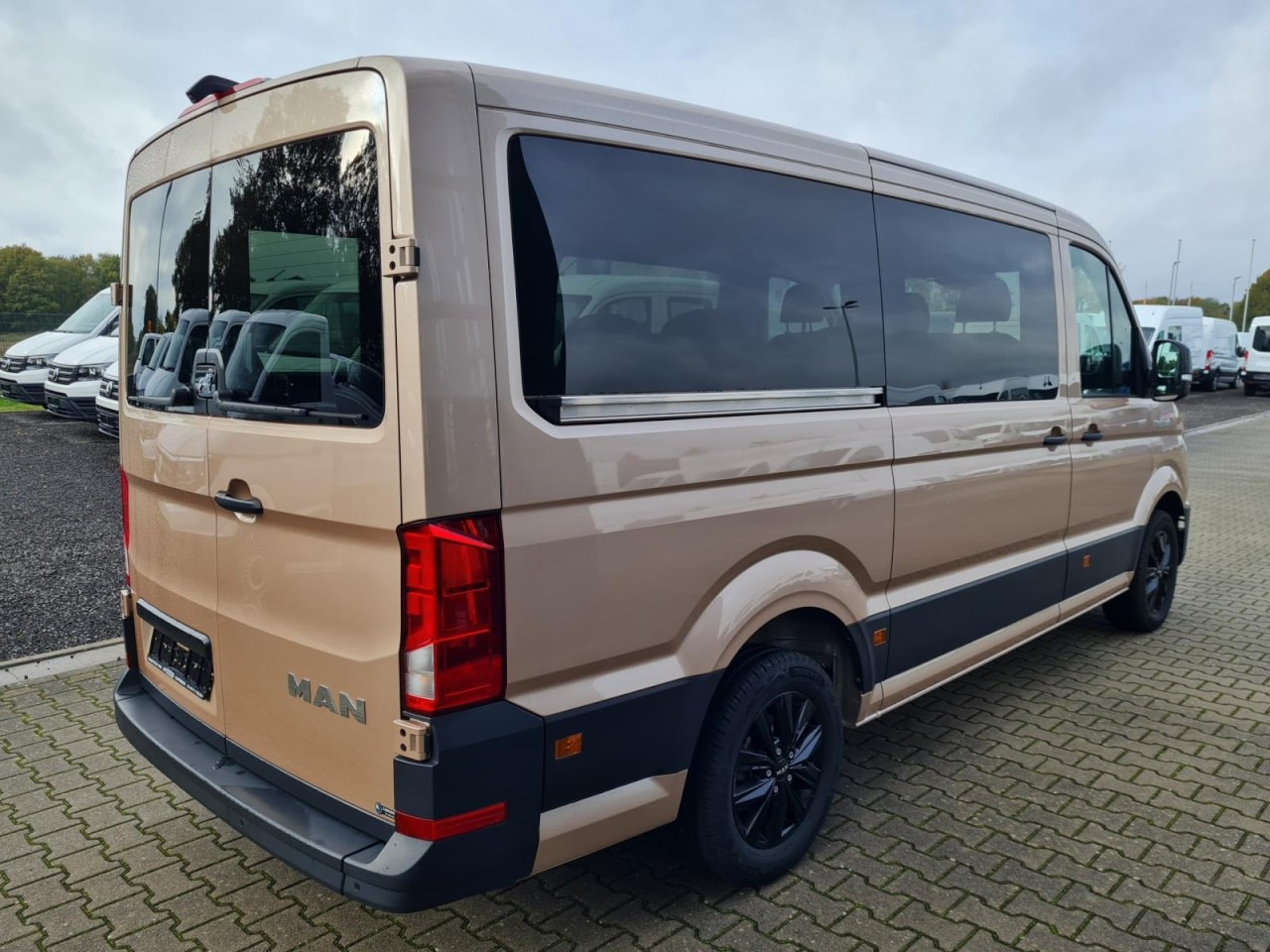 MAN Man TGE 3.180 TDi Kombi 9 Sitze ALU KAMERA LED LEDER Sonderumbau - Minibus, Transport de personnes: photos 4 MAN Man TGE 3.180 TDi Kombi 9 Sitze ALU KAMERA LED LEDER Sonderumbau - Minibus, Transport de personnes: photos 4