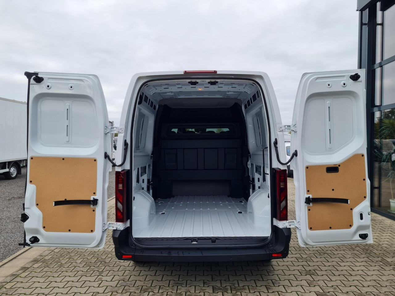 Renault Master 35 Kasten dCi Doka L3H2 KLIMA TEMPOMAT - Utilitaire double cabine: photos 5 Renault Master 35 Kasten dCi Doka L3H2 KLIMA TEMPOMAT - Utilitaire double cabine: photos 5