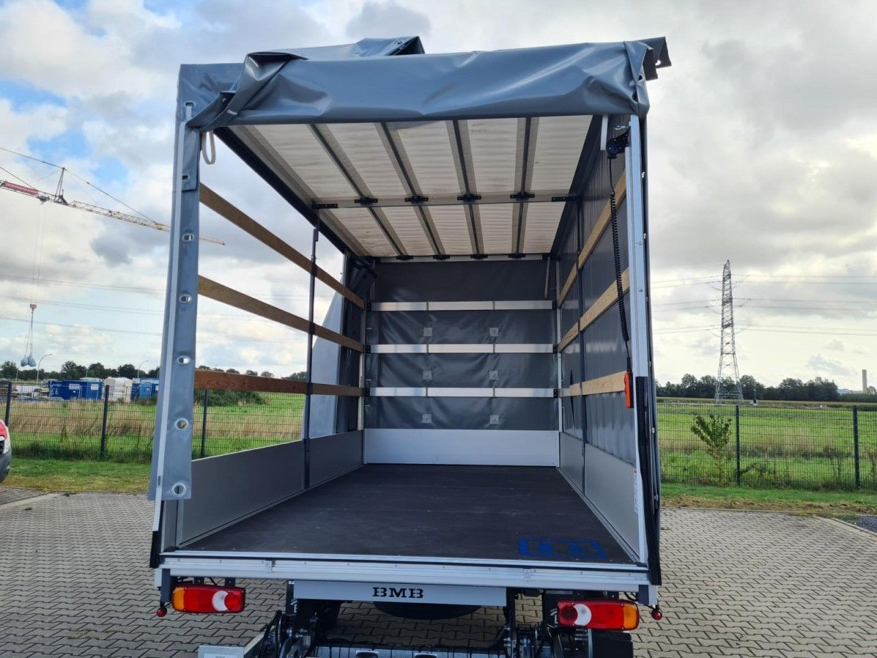 Renault Master Pritsche Schiebe Plane Schlafkab LBW Luft - Utilitaire rideaux coulissants (PLSC): photos 5 Renault Master Pritsche Schiebe Plane Schlafkab LBW Luft - Utilitaire rideaux coulissants (PLSC): photos 5
