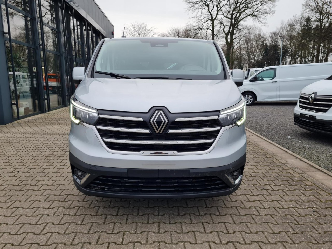 Renault Trafic Kombi 9-Sitze L2 Grand Equilibre KLIMA TEMPOMAT - Utilitaire double cabine: photos 2 Renault Trafic Kombi 9-Sitze L2 Grand Equilibre KLIMA TEMPOMAT - Utilitaire double cabine: photos 2