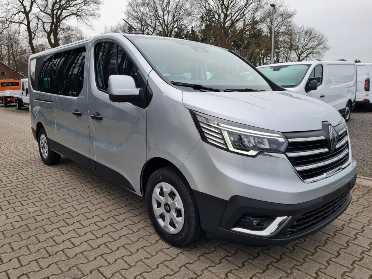 Renault Trafic Kombi 9-Sitze L2 Grand Equilibre KLIMA TEMPOMAT - Utilitaire double cabine: photos 3 Renault Trafic Kombi 9-Sitze L2 Grand Equilibre KLIMA TEMPOMAT - Utilitaire double cabine: photos 3