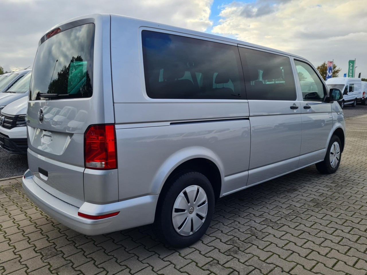 VW Volkswagen T6.1 Caravelle TDI lang 9 Sitzer 2 Schiebetüren Trendl. - Minibus, Transport de personnes: photos 4 VW Volkswagen T6.1 Caravelle TDI lang 9 Sitzer 2 Schiebetüren Trendl. - Minibus, Transport de personnes: photos 4