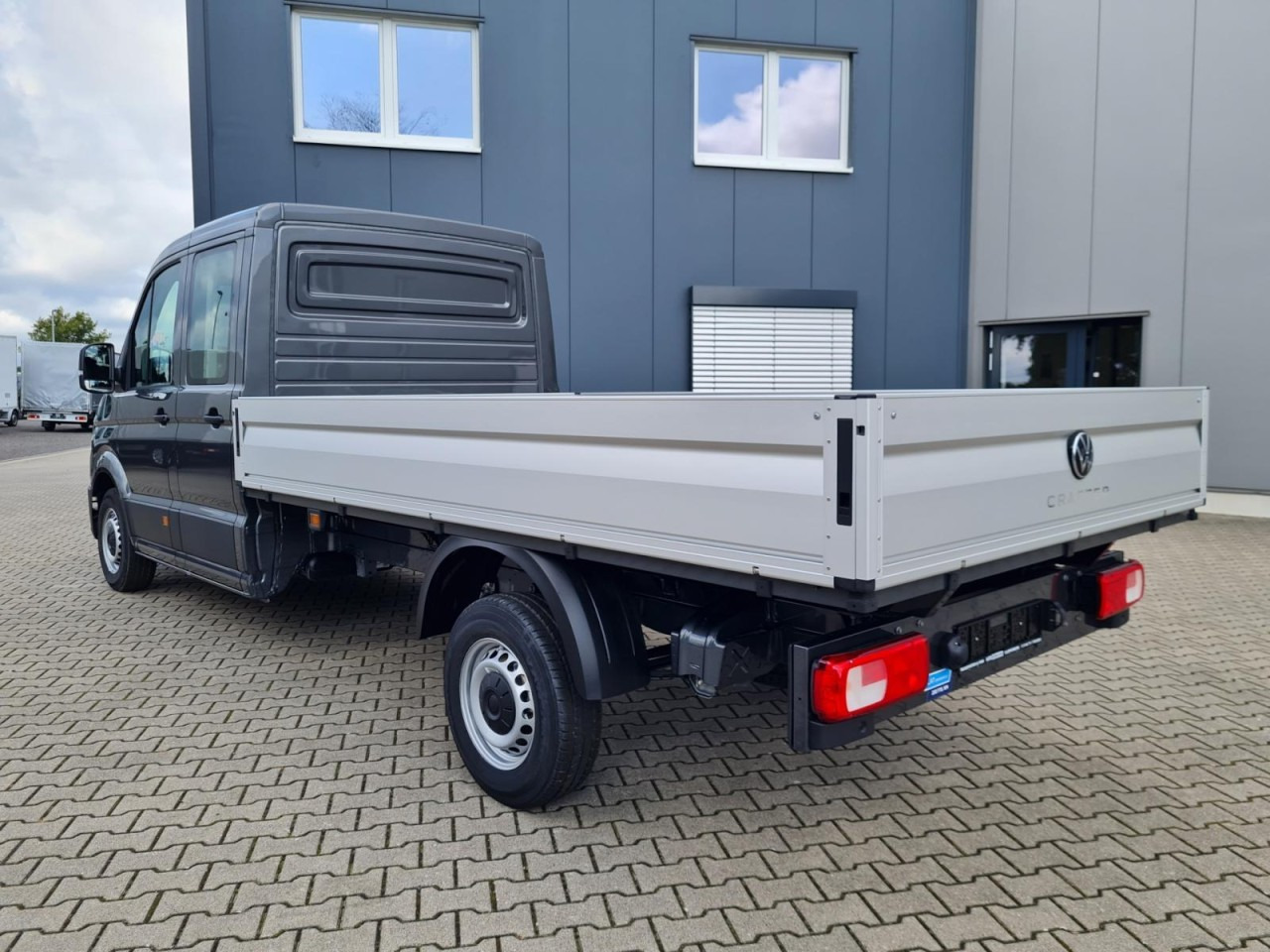 Volkswagen Crafter 35 Doka 7-Sitze MAXI L4 KLIMA TEMPOMAT - Utilitaire plateau, Utilitaire double cabine: photos 4 Volkswagen Crafter 35 Doka 7-Sitze MAXI L4 KLIMA TEMPOMAT - Utilitaire plateau, Utilitaire double cabine: photos 4