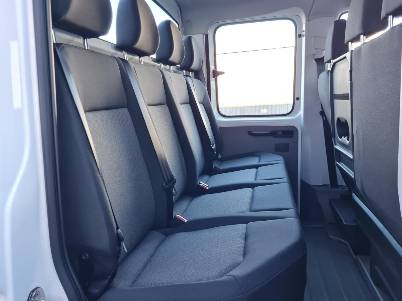 Volkswagen Crafter 35 Doka TDI MR LED KLIMA - Utilitaire plateau, Utilitaire double cabine: photos 4 Volkswagen Crafter 35 Doka TDI MR LED KLIMA - Utilitaire plateau, Utilitaire double cabine: photos 4