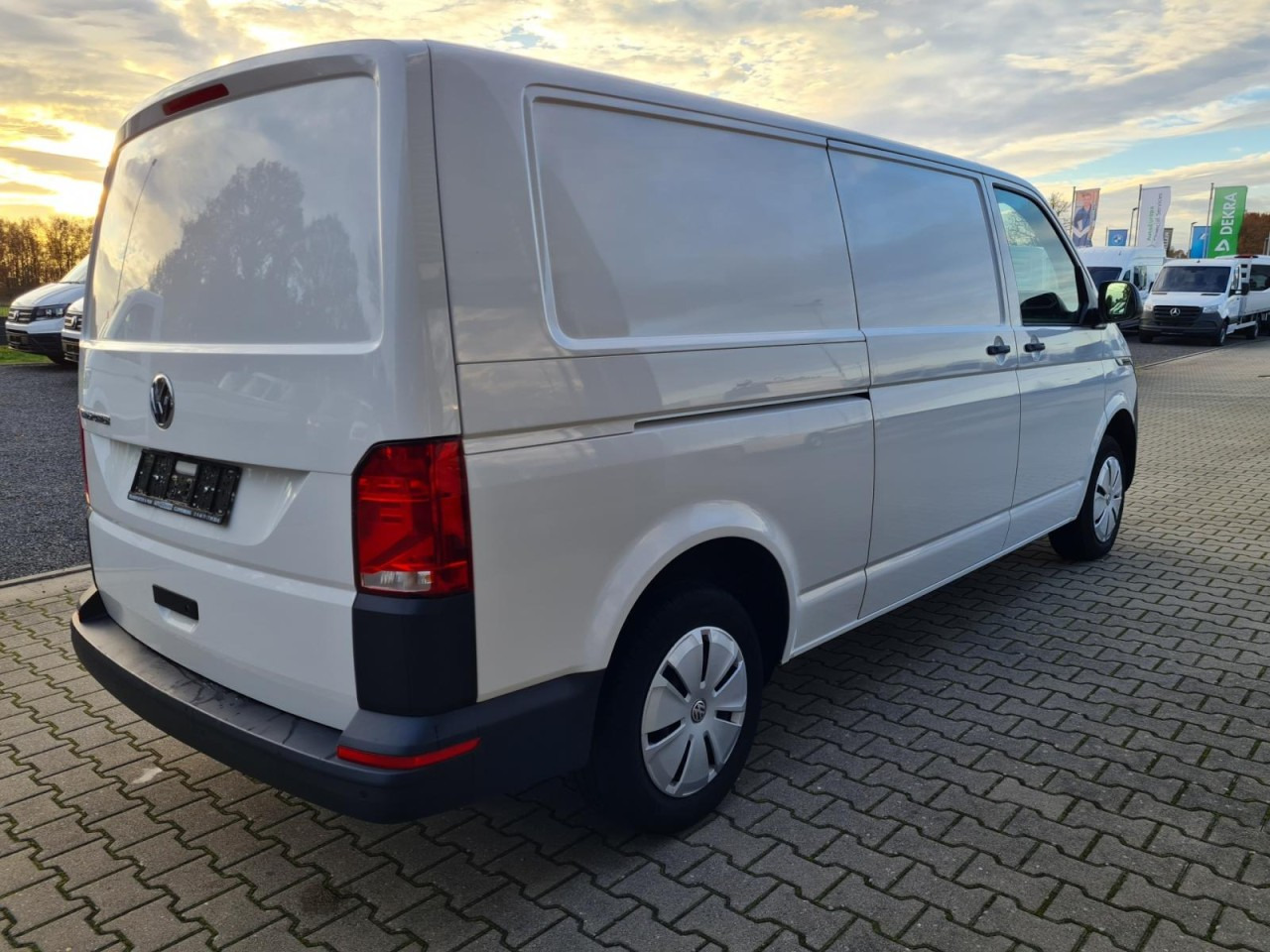 Volkswagen T6.1 Kasten TDI lang L2 DSG KLIMA KAMERA PDC - Fourgonnette: photos 4 Volkswagen T6.1 Kasten TDI lang L2 DSG KLIMA KAMERA PDC - Fourgonnette: photos 4
