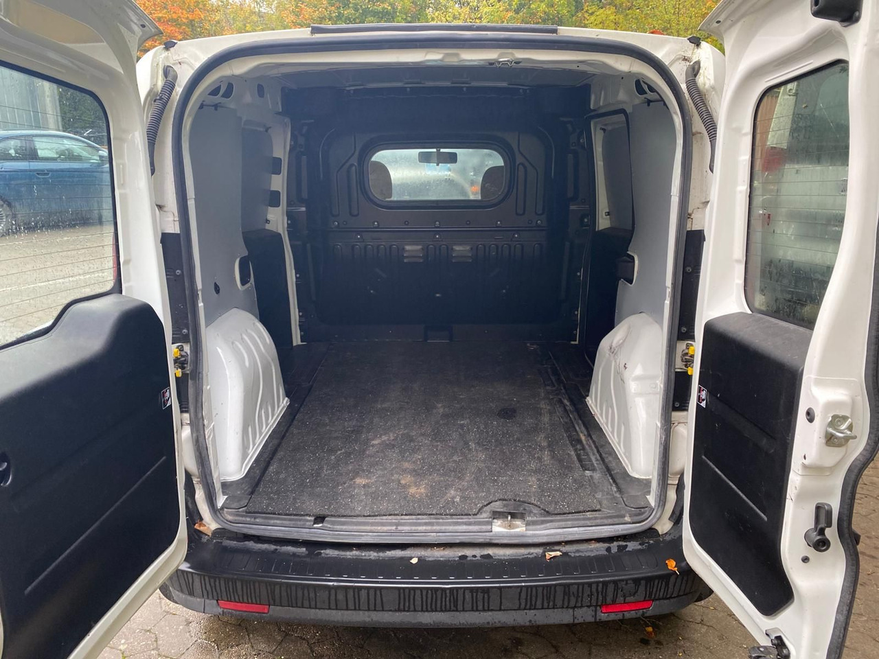 Fiat Doblo SX Kasten Cargo 1.3 Multijet  Motorscha... - Transport de personnes: photos 5 Fiat Doblo SX Kasten Cargo 1.3 Multijet  Motorscha... - Transport de personnes: photos 5
