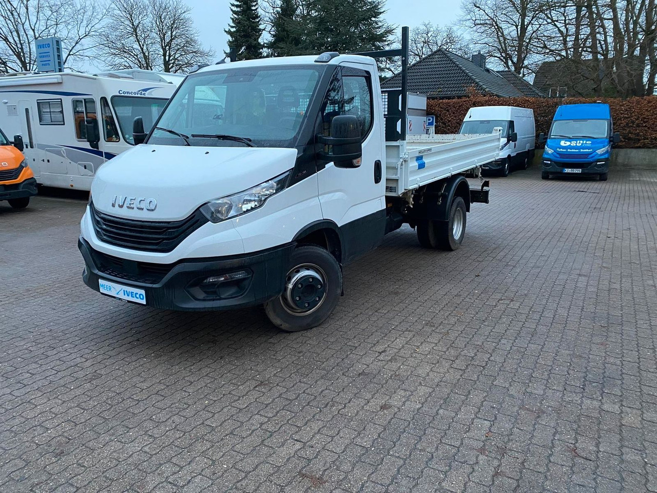 Iveco Daily 70C18H Meiler Dreiseitenkipper*AHK*RADI... - Utilitaire benne: photos 1 Iveco Daily 70C18H Meiler Dreiseitenkipper*AHK*RADI... - Utilitaire benne: photos 1
