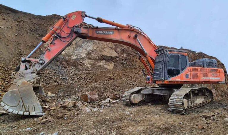 Doosan DX530 LC-3 – excavator / Kettenbagger - Pelle: photos 1 Doosan DX530 LC-3 – excavator / Kettenbagger - Pelle: photos 1