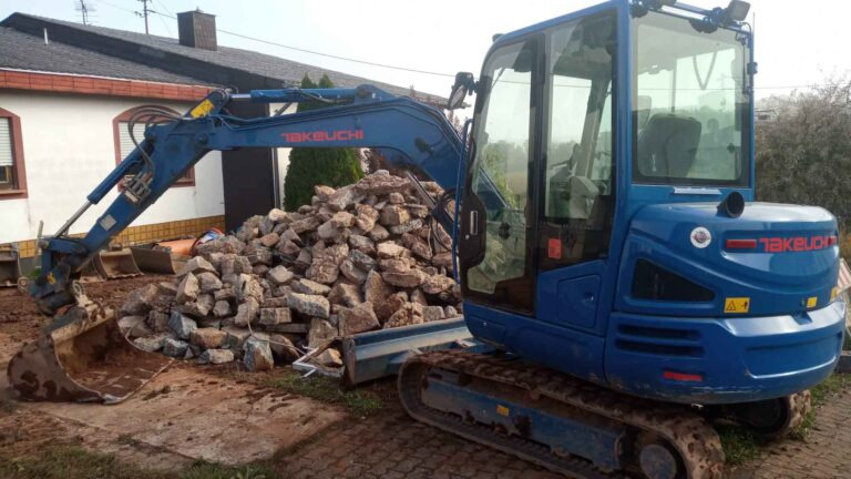 Pelle Takeuchi TB240 – mini excavator / Minibagger: photos 1