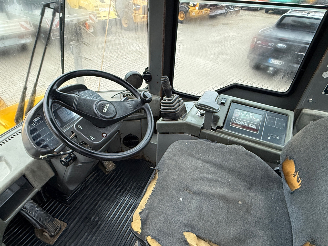 Chargeuse sur pneus Komatsu Hanomag WA270-3 Radlader Klima: photos 15