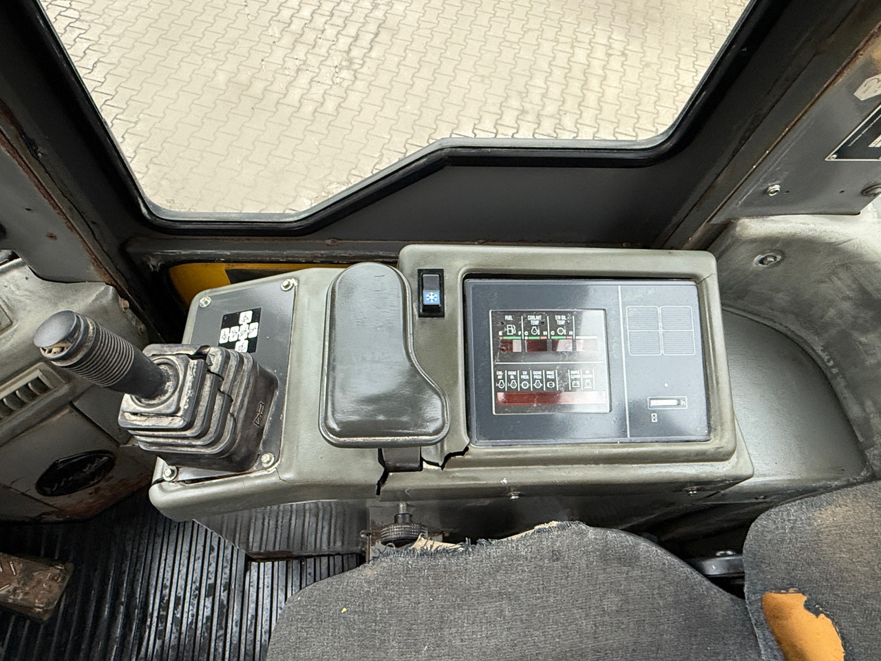 Chargeuse sur pneus Komatsu Hanomag WA270-3 Radlader Klima: photos 17