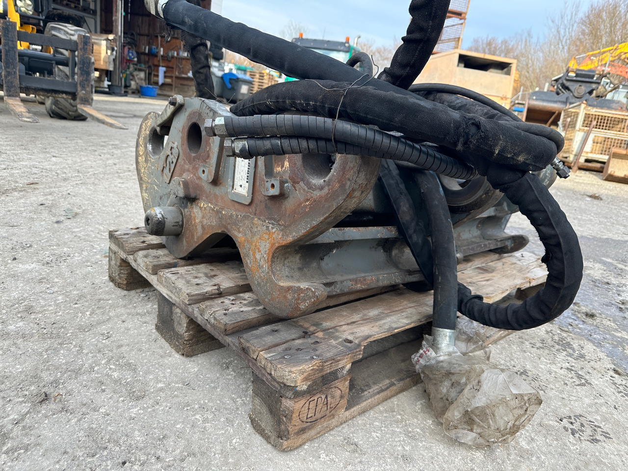 Likufix Liebherr SWA48 Schnellwechsler Vollhydraulisch 924 Compact - Attache rapide: photos 5 Likufix Liebherr SWA48 Schnellwechsler Vollhydraulisch 924 Compact - Attache rapide: photos 5