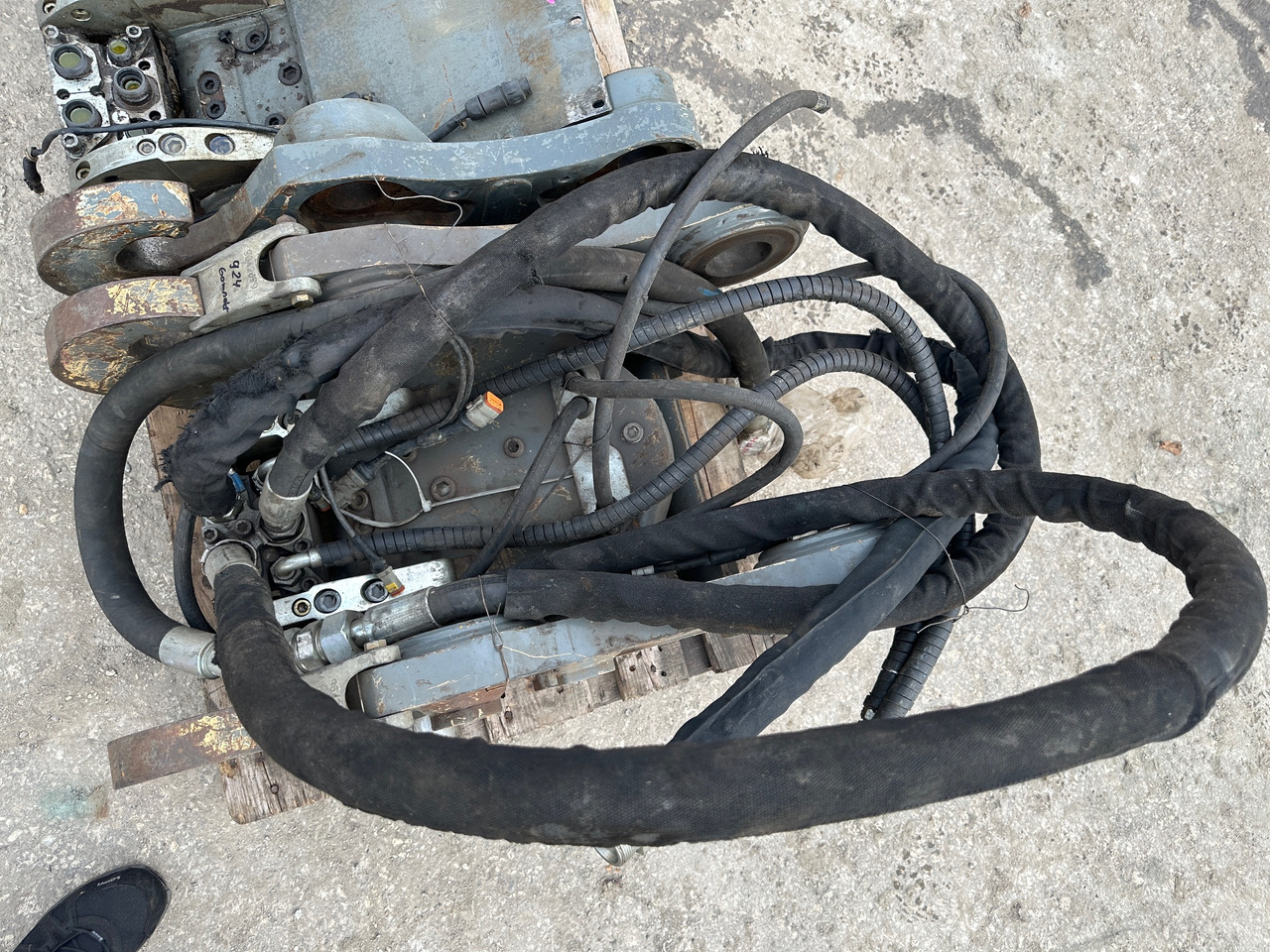 Likufix Liebherr SWA48 Schnellwechsler Vollhydraulisch 924 Compact - Attache rapide: photos 3 Likufix Liebherr SWA48 Schnellwechsler Vollhydraulisch 924 Compact - Attache rapide: photos 3