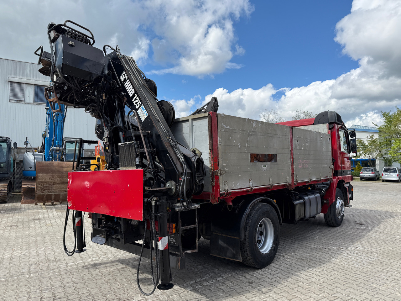 Mercedes-Benz 1840 Actros 2-Seiten-Kipper mit Kran Hiab 125-3 mit Funk - Camion plateau, Camion grue: photos 4 Mercedes-Benz 1840 Actros 2-Seiten-Kipper mit Kran Hiab 125-3 mit Funk - Camion plateau, Camion grue: photos 4
