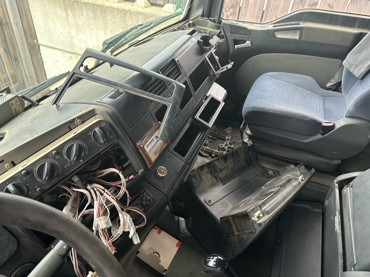 Tracteur routier MAN TGA 18.430 SZM HAD 4x4: photos 10 Tracteur routier MAN TGA 18.430 SZM HAD 4x4: photos 10