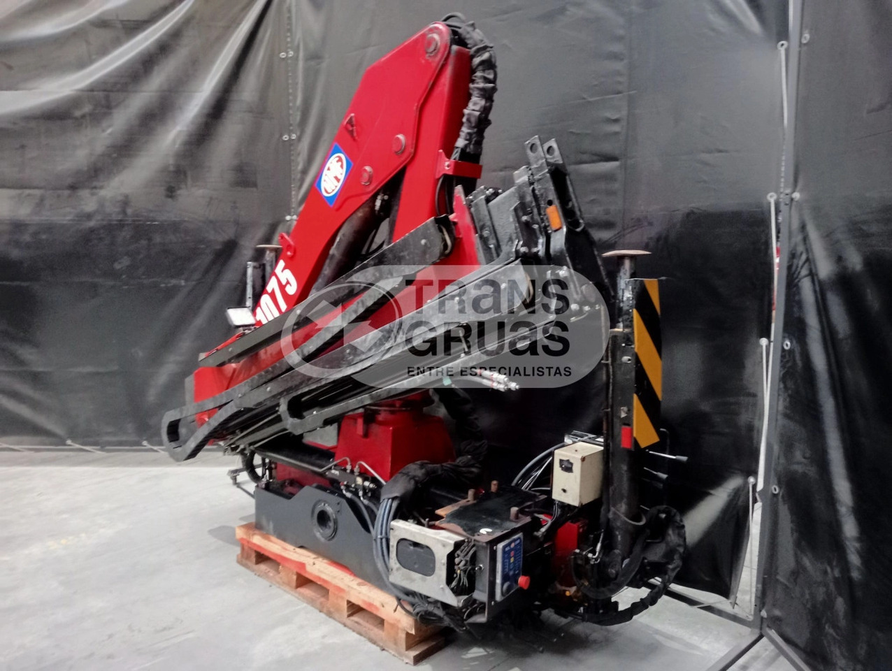 Grúa HMF 1075 K3 - Grue auxiliaire pour Camion: photos 3 Grúa HMF 1075 K3 - Grue auxiliaire pour Camion: photos 3