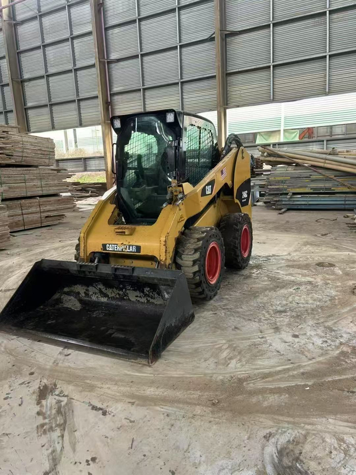 Mini chargeuse Caterpillar 246C: photos 6