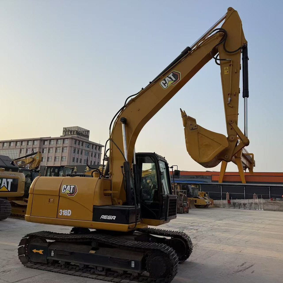 Caterpillar 318D - Pelle sur chenille: photos 2 Caterpillar 318D - Pelle sur chenille: photos 2