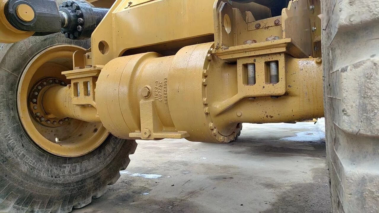 Chargeuse sur pneus Caterpillar 950GC: photos 6