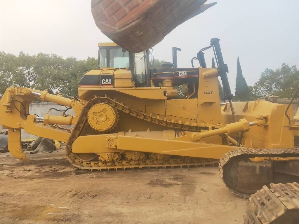 Caterpillar D 9 N - Bulldozer: photos 1 Caterpillar D 9 N - Bulldozer: photos 1