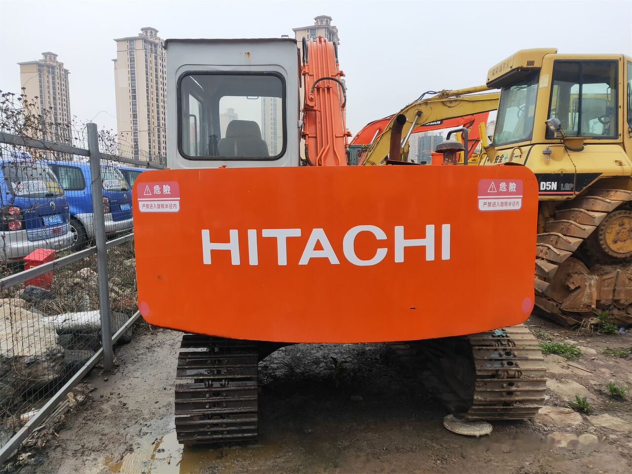 Hitachi EX60 - Pelle sur chenille: photos 3 Hitachi EX60 - Pelle sur chenille: photos 3