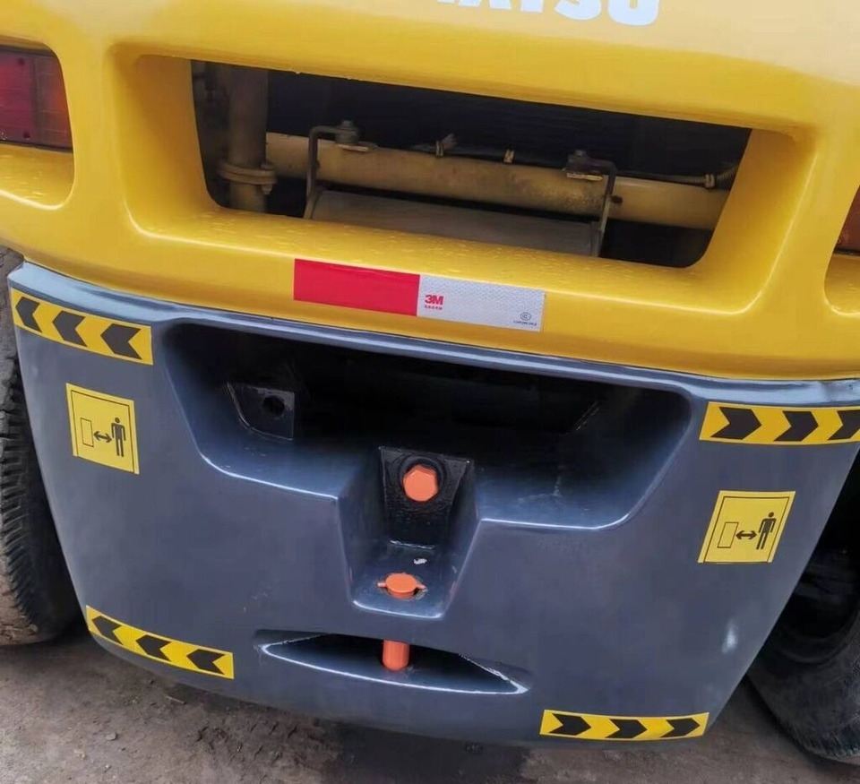 Komatsu FD70-7 - Chariot élévateur diesel: photos 3 Komatsu FD70-7 - Chariot élévateur diesel: photos 3