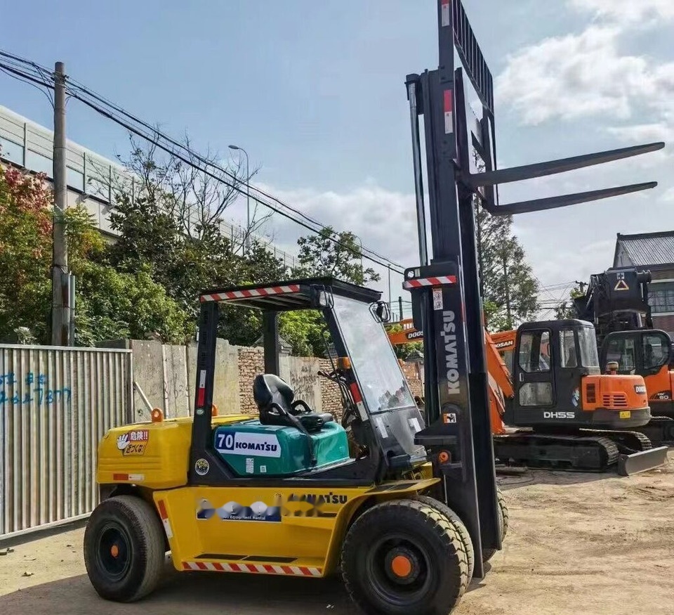 Komatsu FD70 - Chariot élévateur diesel: photos 3 Komatsu FD70 - Chariot élévateur diesel: photos 3