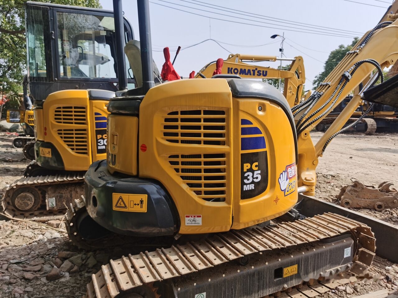 Komatsu PC35MR - Pelle sur chenille: photos 1 Komatsu PC35MR - Pelle sur chenille: photos 1