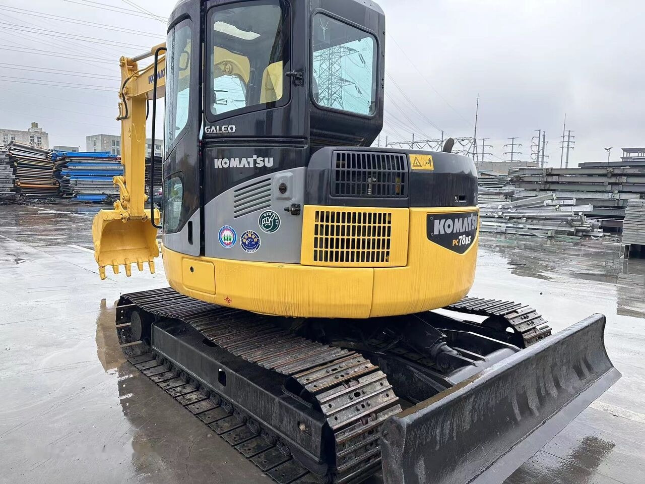 Komatsu PC78US - Pelle sur chenille: photos 2 Komatsu PC78US - Pelle sur chenille: photos 2