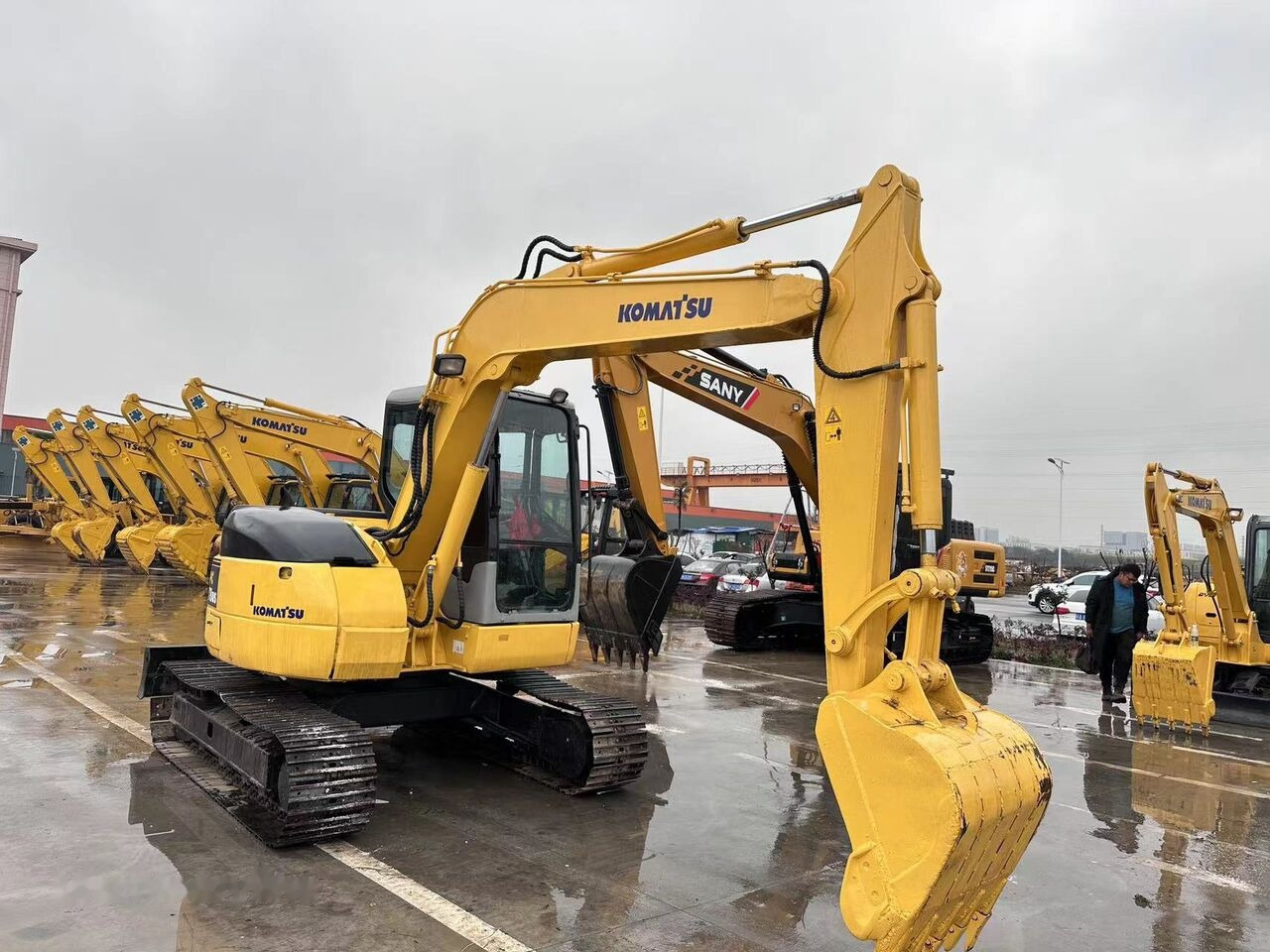 Komatsu PC78US - Pelle sur chenille: photos 3 Komatsu PC78US - Pelle sur chenille: photos 3