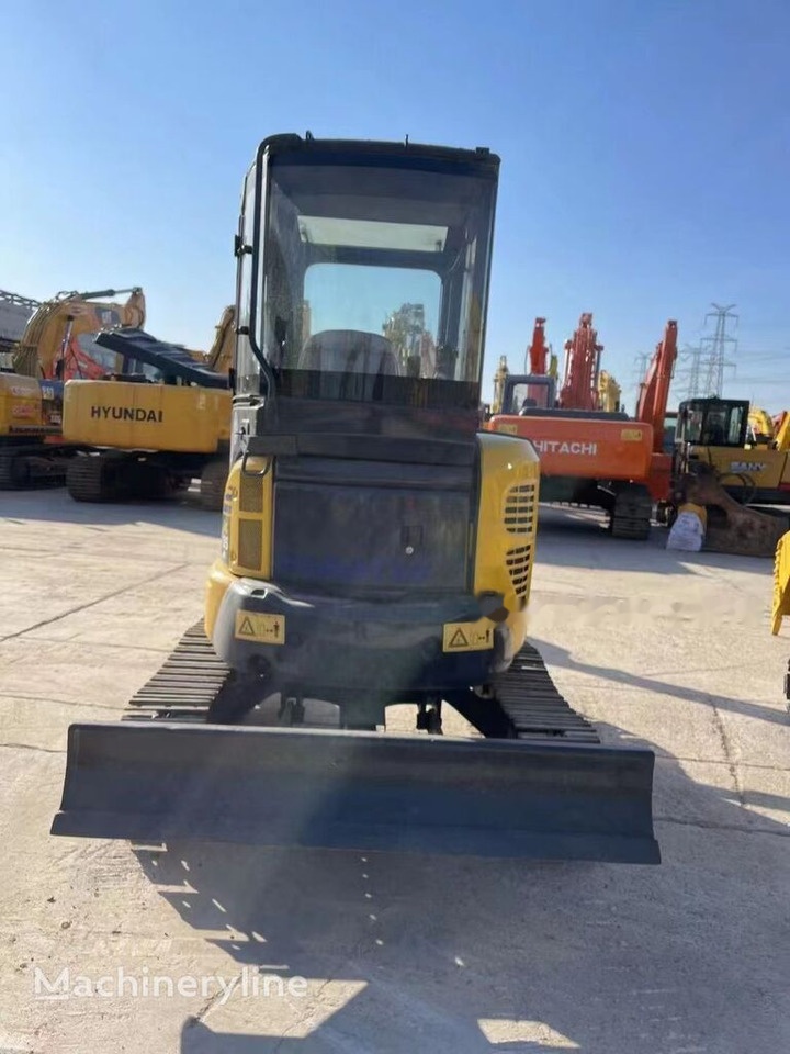 Komatsu Quasi-New PC35MR - Mini pelle: photos 4 Komatsu Quasi-New PC35MR - Mini pelle: photos 4