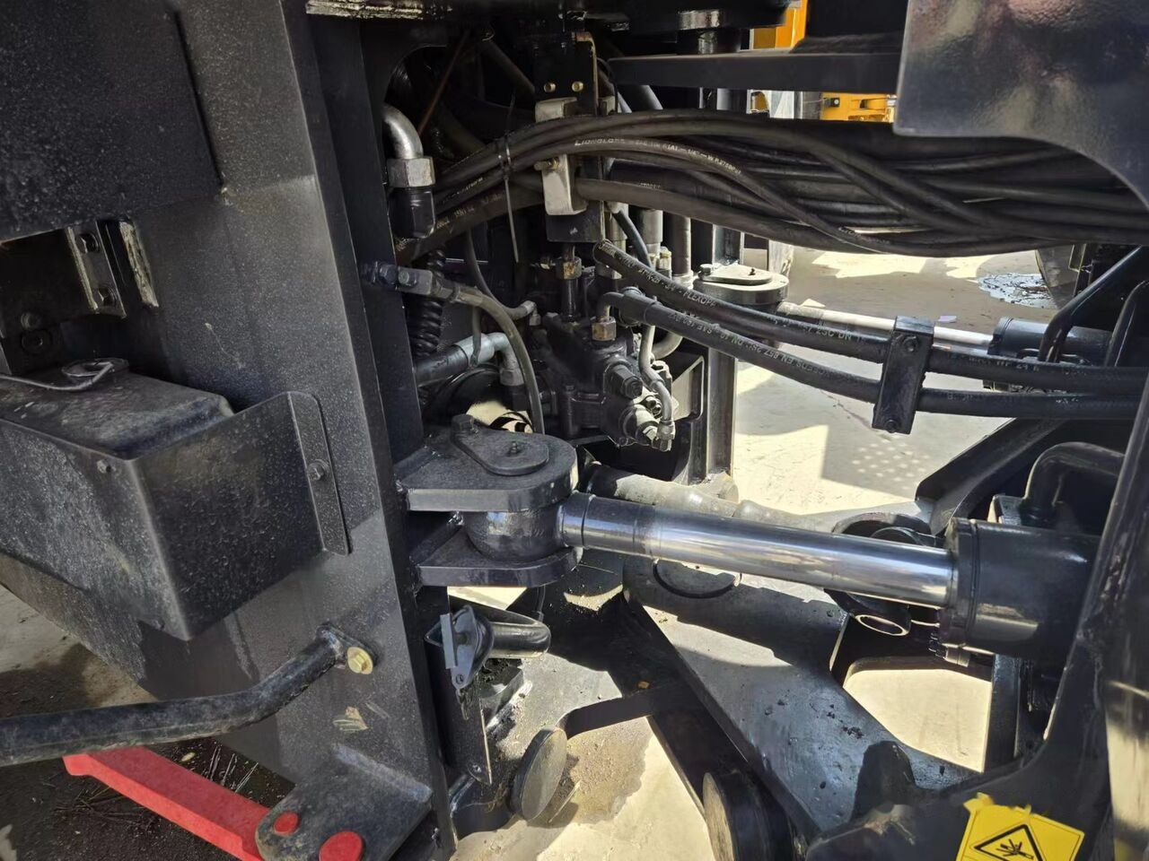 LiuGong 856H - Chargeuse sur pneus: photos 4 LiuGong 856H - Chargeuse sur pneus: photos 4