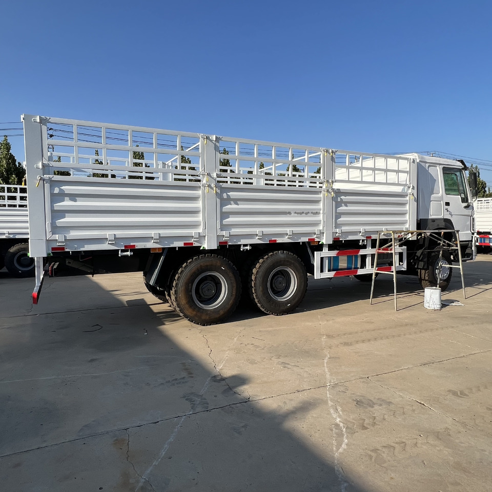 Sinotruk HOWO 371 6*4 Fence truck - Camion plateau: photos 4 Sinotruk HOWO 371 6*4 Fence truck - Camion plateau: photos 4