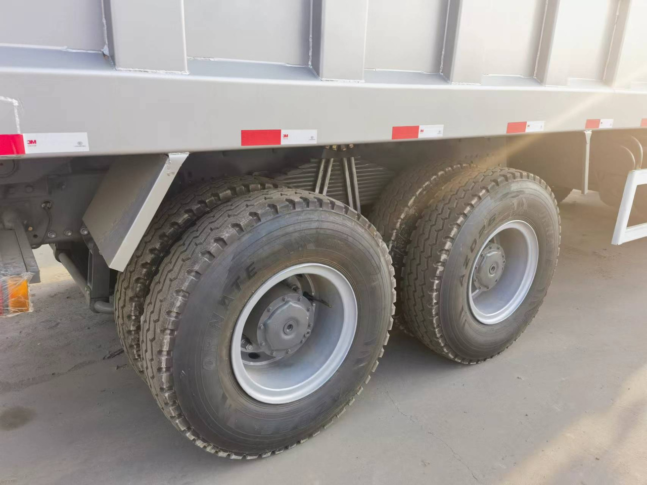 Camion benne Sinotruk HOWO 371 8*4 Dump truck: photos 8