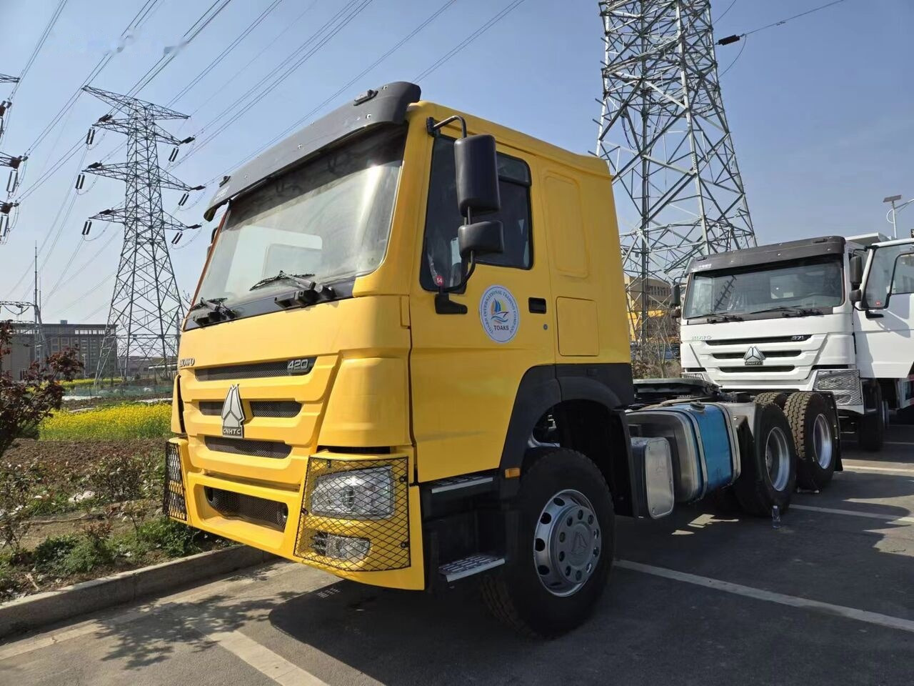 Howo 6x4 - Tracteur routier: photos 1 Howo 6x4 - Tracteur routier: photos 1