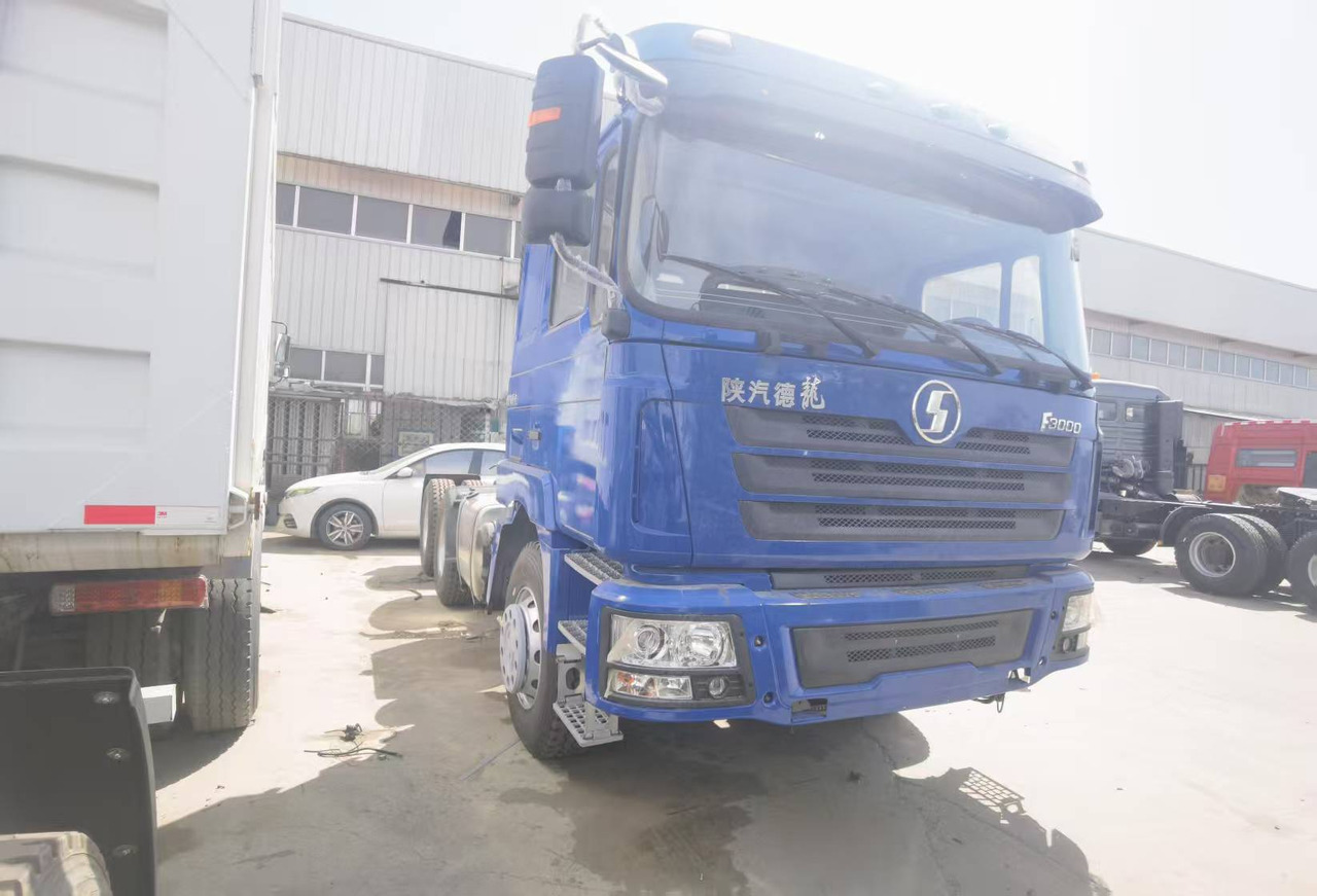 Shacman F3000 6*4 tractor - Tracteur routier: photos 4 Shacman F3000 6*4 tractor - Tracteur routier: photos 4