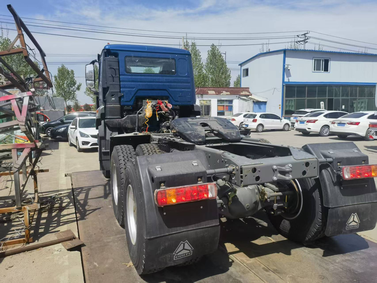 Sinotruk HOHAN 6*4 tractor - Tracteur routier: photos 5 Sinotruk HOHAN 6*4 tractor - Tracteur routier: photos 5