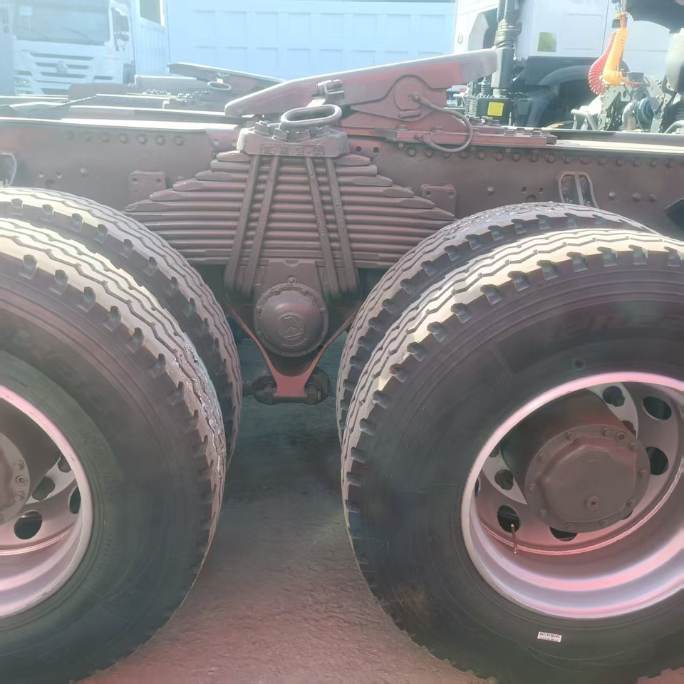 Sinotruk HOWO 371 6*4 Tractor - Tracteur routier: photos 5 Sinotruk HOWO 371 6*4 Tractor - Tracteur routier: photos 5