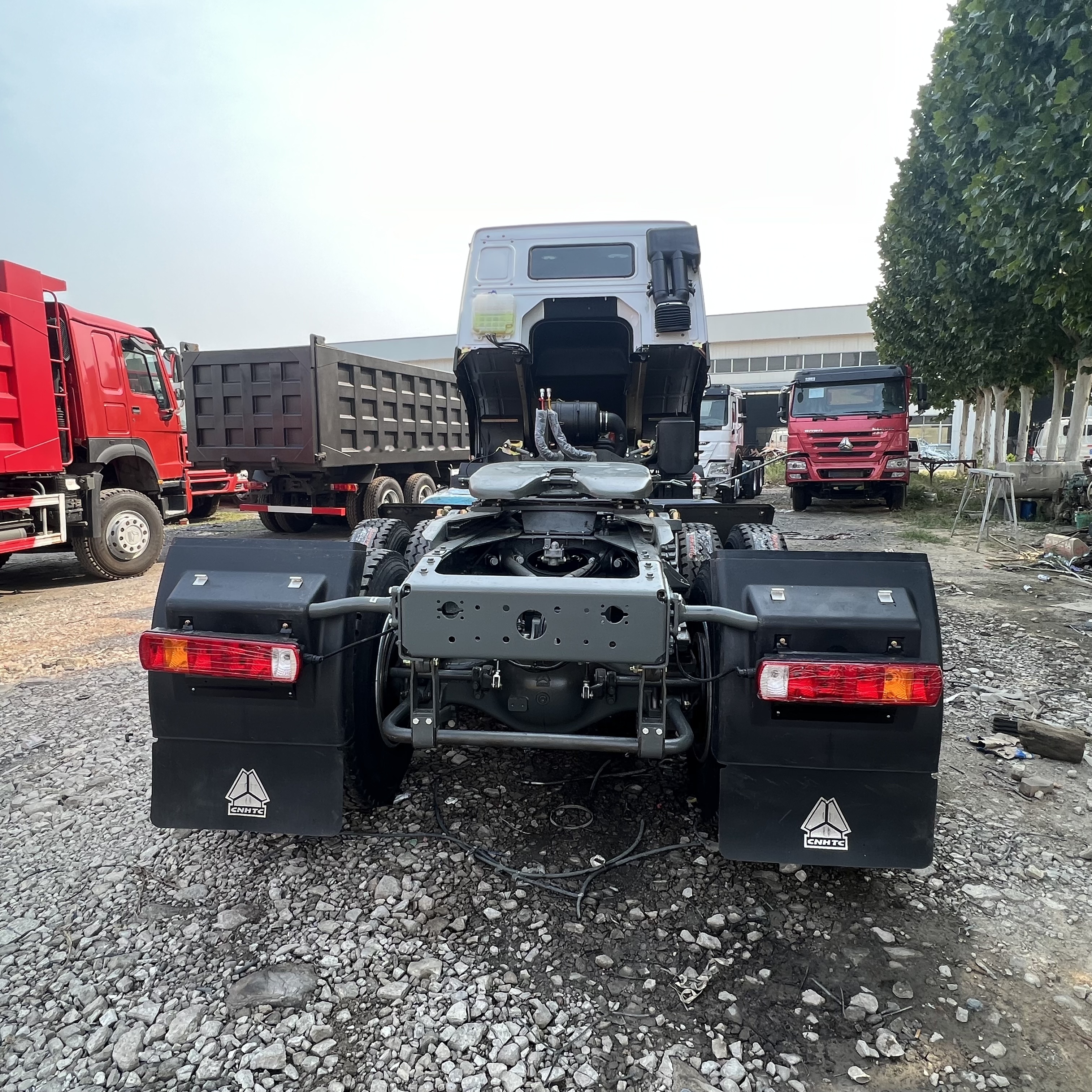 Sinotruk HOWO 371 Tractor - Tracteur routier: photos 2 Sinotruk HOWO 371 Tractor - Tracteur routier: photos 2