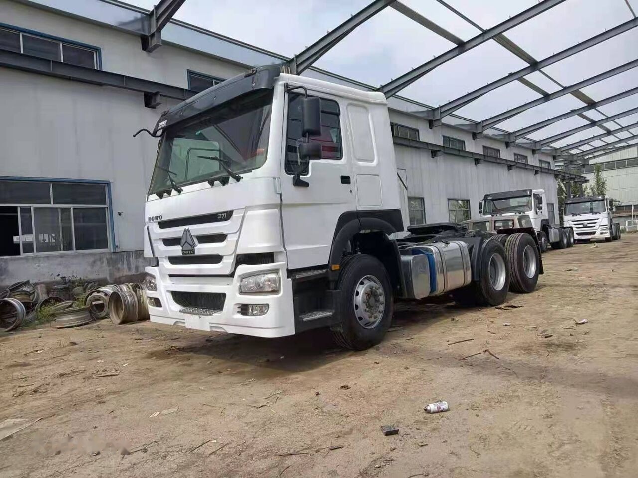 Sinotruk HOWO 371 Tractor - Tracteur routier: photos 3 Sinotruk HOWO 371 Tractor - Tracteur routier: photos 3