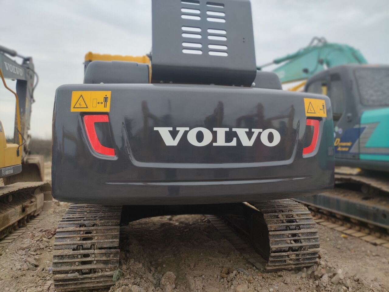 Volvo EC210B - Pelle sur chenille: photos 3 Volvo EC210B - Pelle sur chenille: photos 3