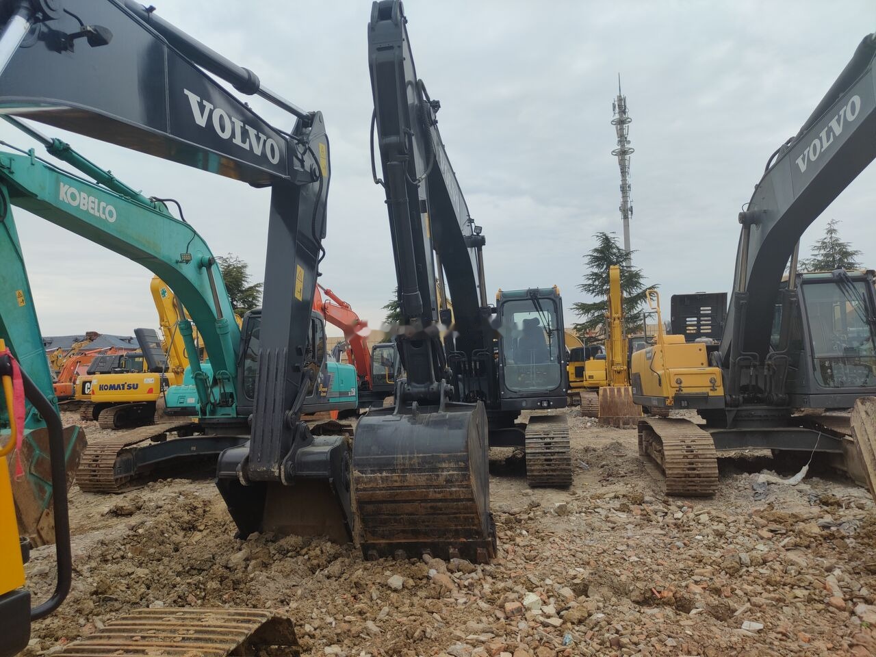 Volvo EC210B - Pelle sur chenille: photos 2 Volvo EC210B - Pelle sur chenille: photos 2